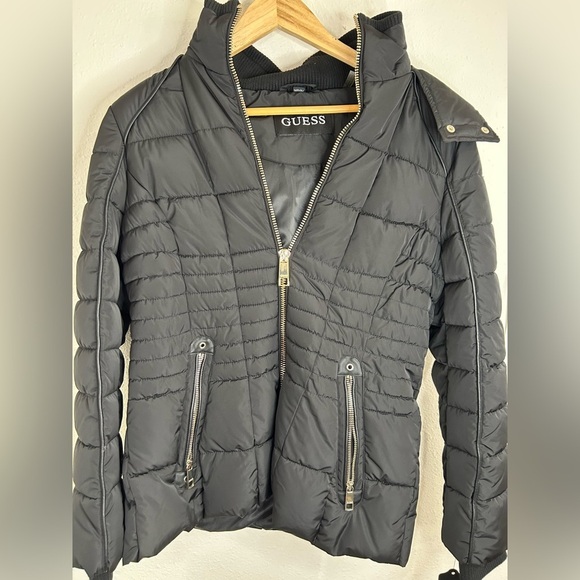 Guess Women’s Medium Black Quilted Puffer Jacket Warm Stylish Hooded Winter Coat - Picture 3 of 9